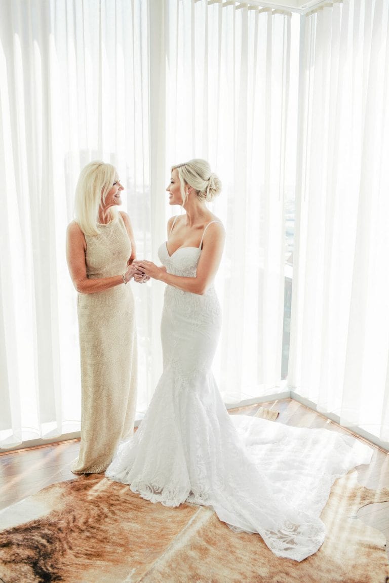 wedding-photographer-chihuly-garden-glass-seattle-lindsay-daniel-110_lndd6014