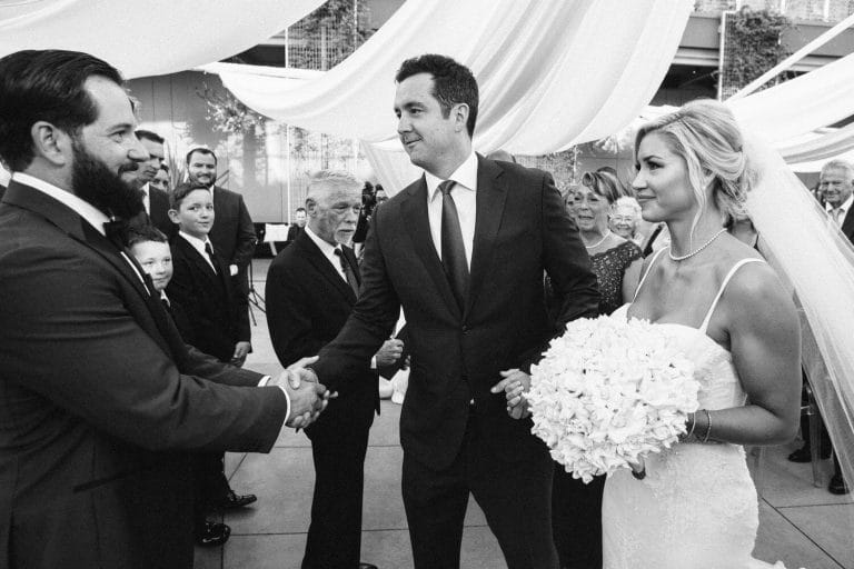 wedding-photographer-chihuly-garden-glass-seattle-lindsay-daniel-440_lndd6034