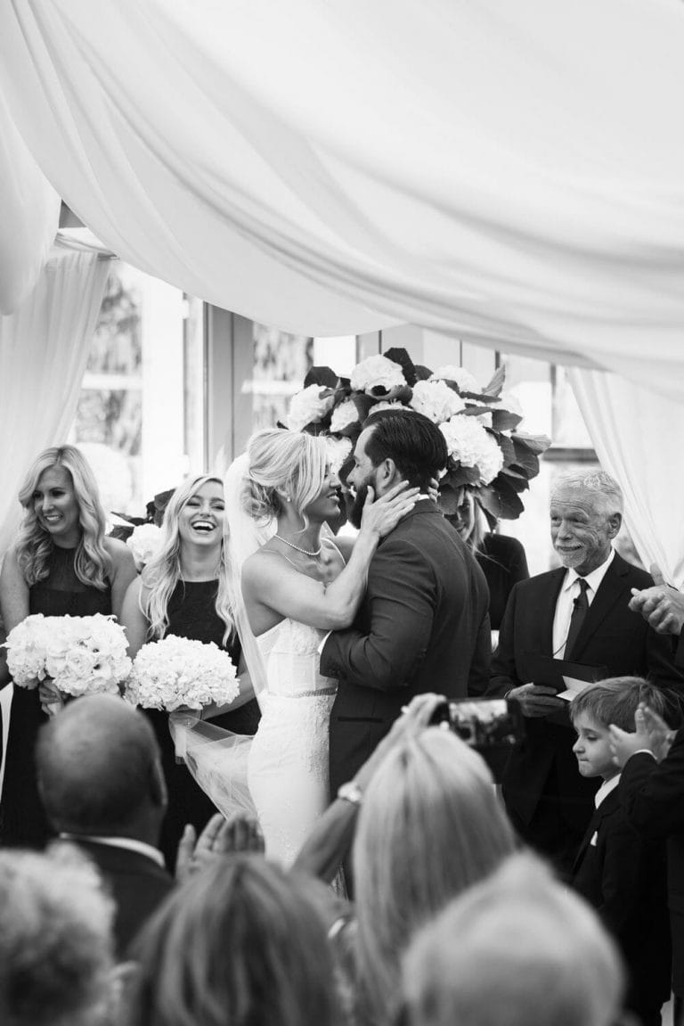 wedding-photographer-chihuly-garden-glass-seattle-lindsay-daniel-480_lndd6035