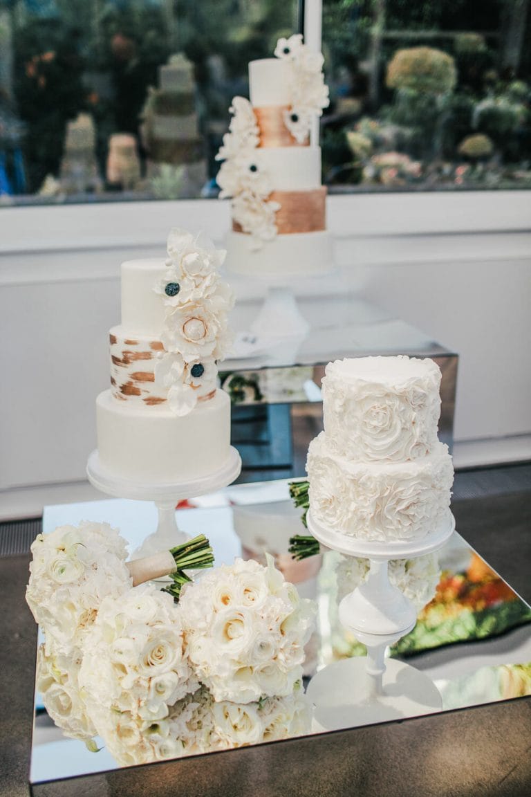 wedding-photographer-chihuly-garden-glass-seattle-lindsay-daniel-620_lndd6063