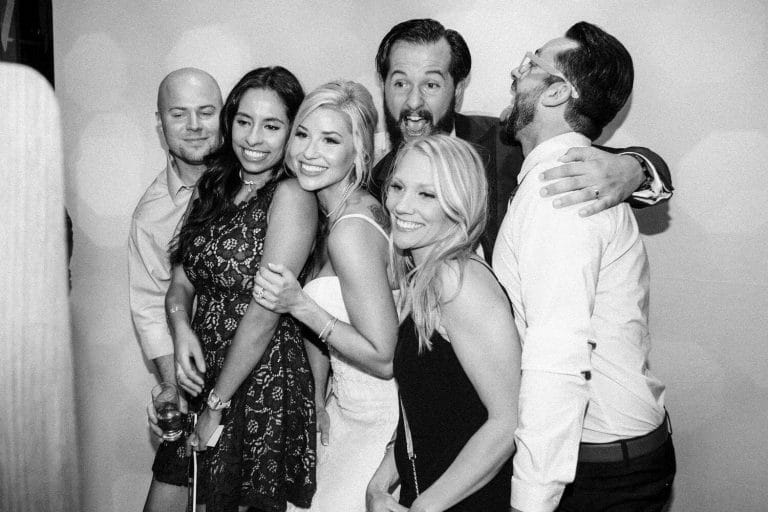 wedding-photographer-chihuly-garden-glass-seattle-lindsay-daniel-790_lndd2374