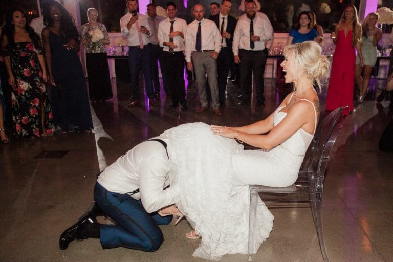 wedding-photographer-chihuly-garden-glass-seattle-lindsay-daniel-850_lndd2424