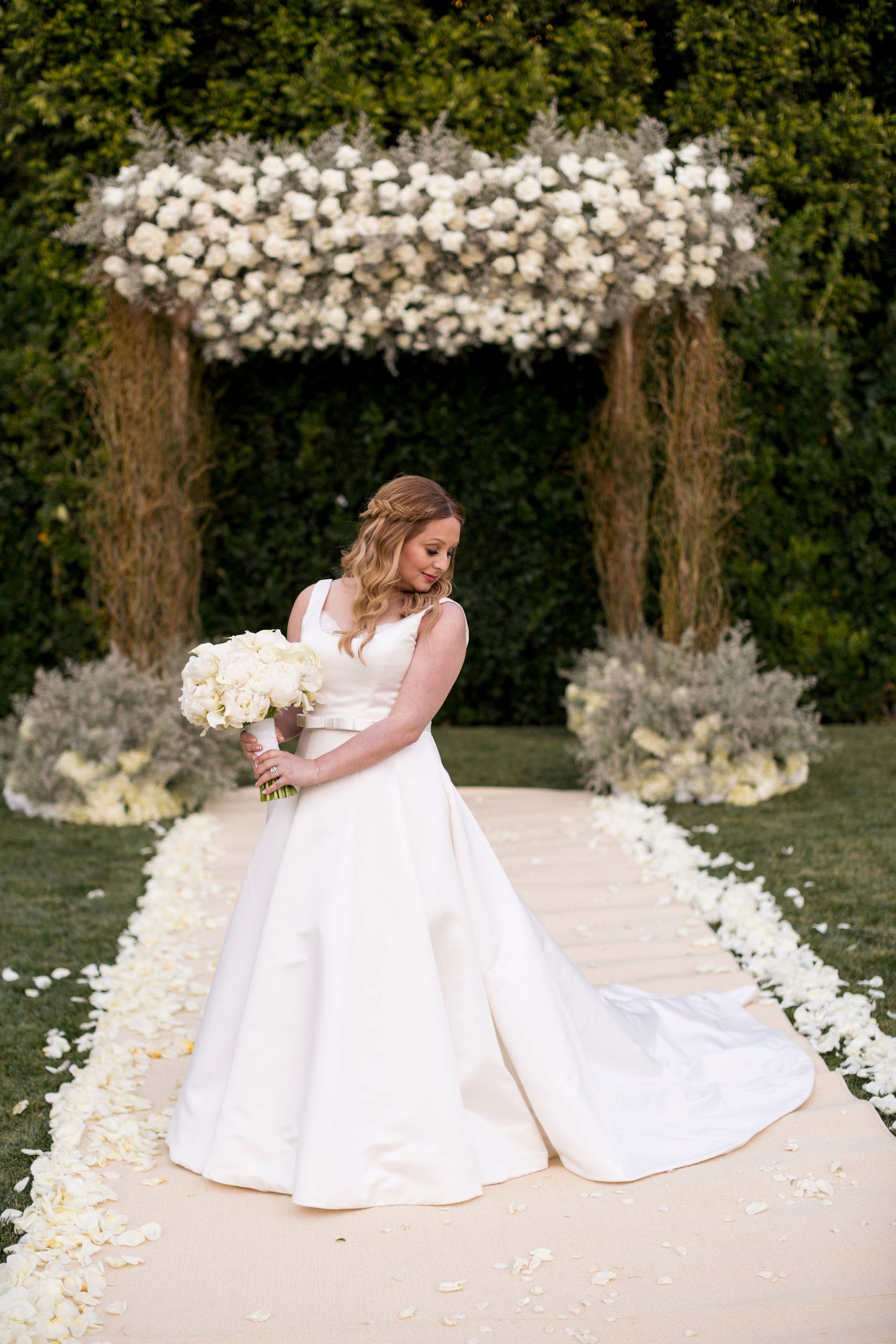 Simple and Chic Outdoor Wedding